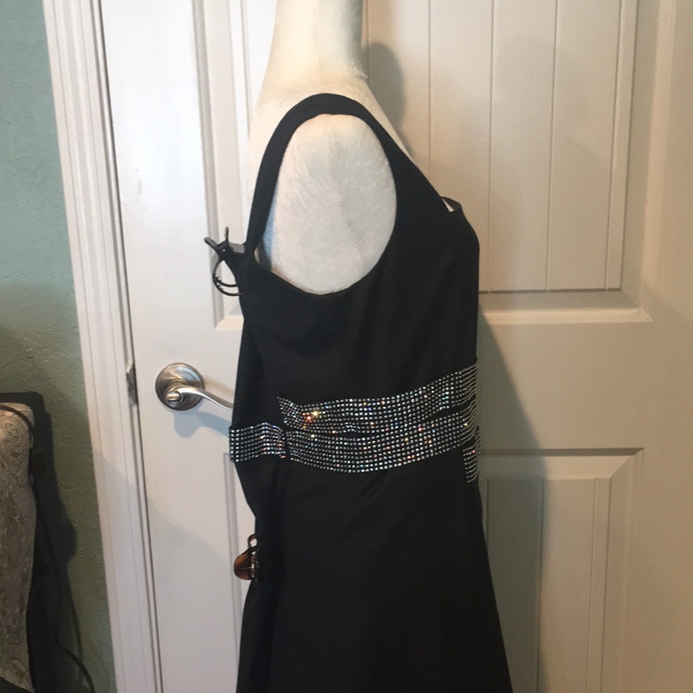 Tory Burch Black Midi Dress with Embellished Waist - Picture 5 of 16